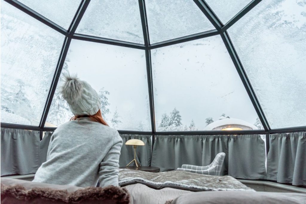 10-Comment garantir la chaleur et le confort à l'intérieur d'un igloo de luxe en climat froid