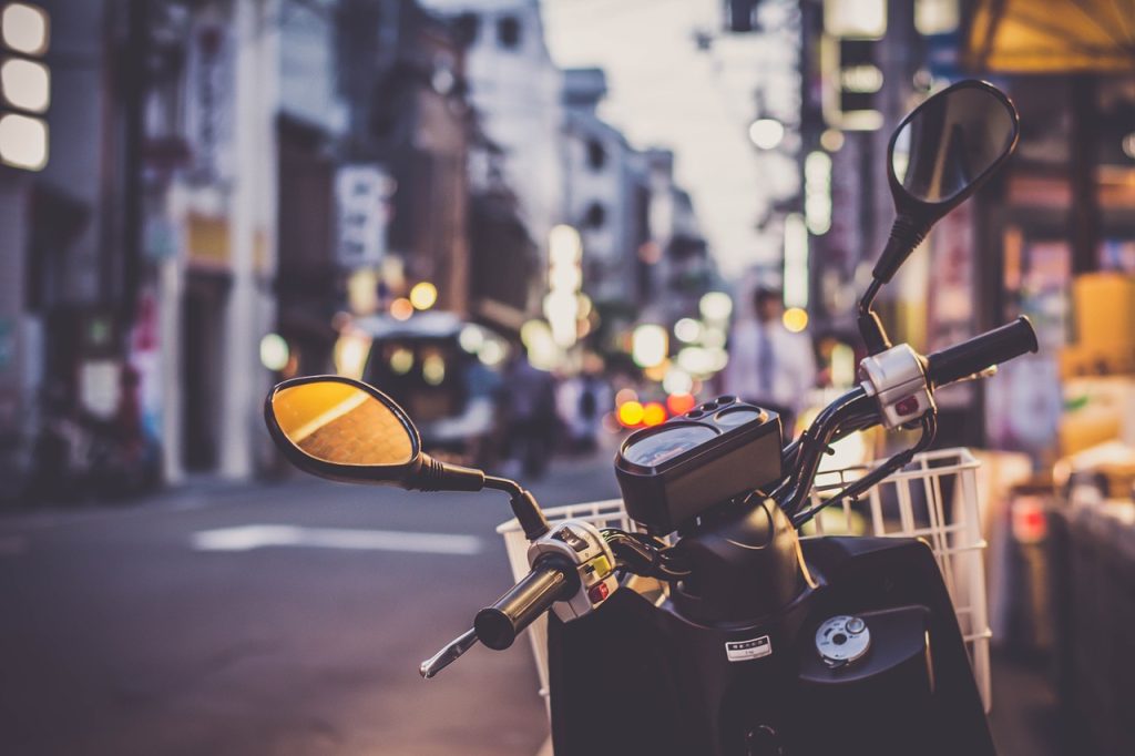 louez un scooter facilement et explorez la ville à votre rythme ! profitez de notre service de location de scooters pour découvrir les meilleures attractions tout en vous déplaçant rapidement et en toute liberté. réservez dès maintenant votre scooter et vivez une expérience inoubliable !